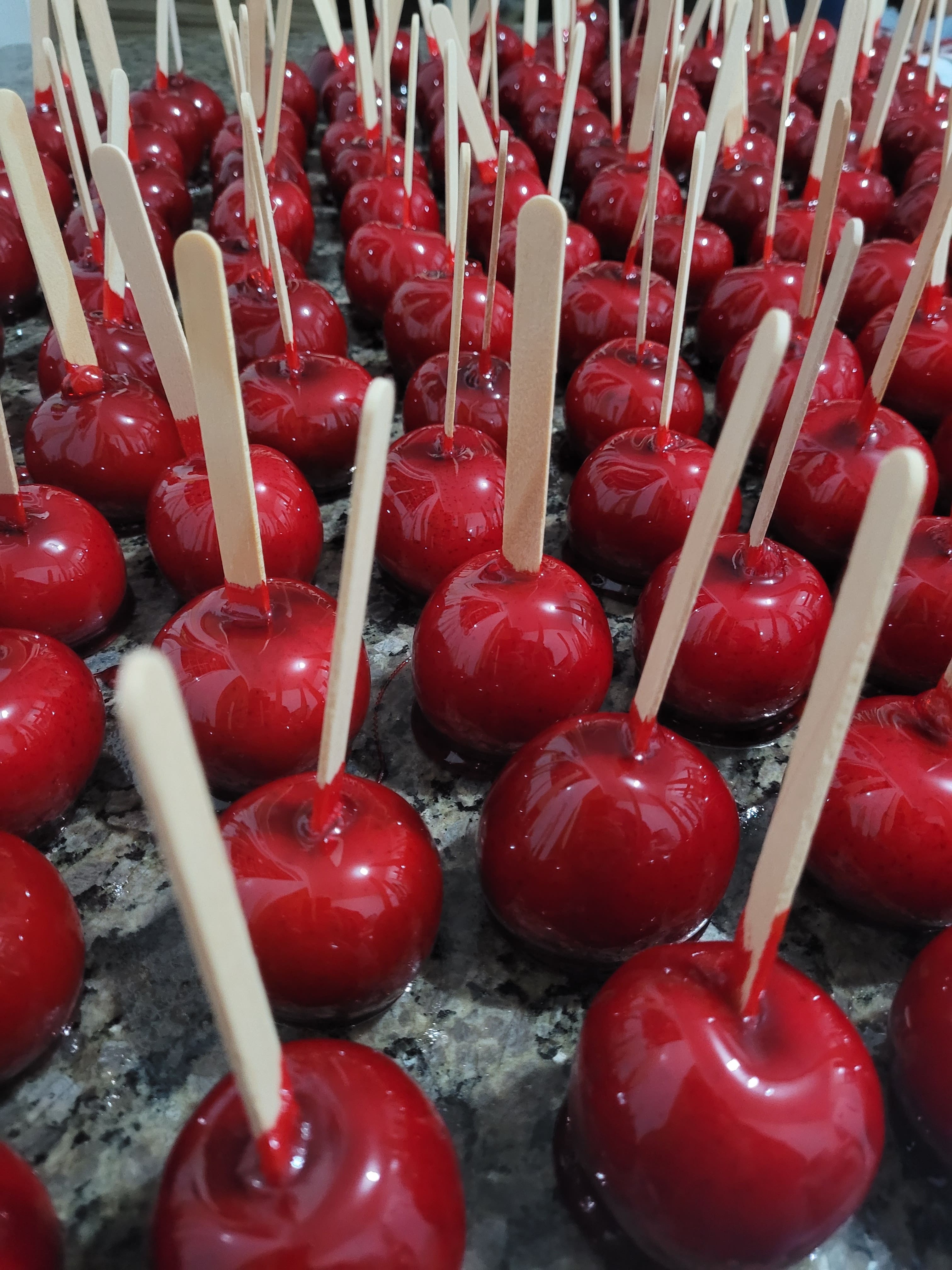 Maçã do amor artesanal Ceci Doces Curitiba